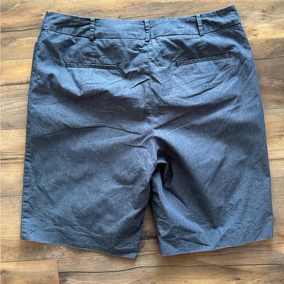 Talbots Bermuda Shorts | Dark Blue Gray Stretch Chino | Size 10 - Picture 4 of 4